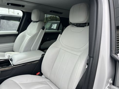 Used 2024 Land Rover Range Rover Sport SE AWD/4WD image 17