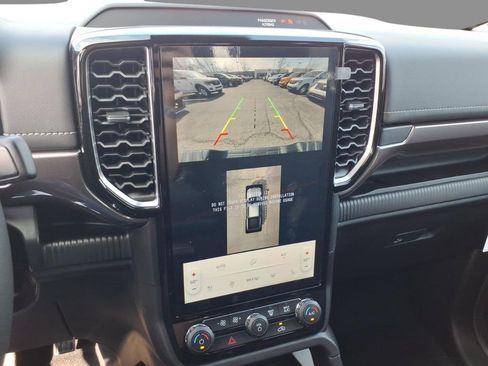 New 2025 Ford Ranger Lariat w/ FX4 Off-Road Package image 24