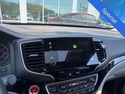 Used 2021 Honda Pilot Touring image 14