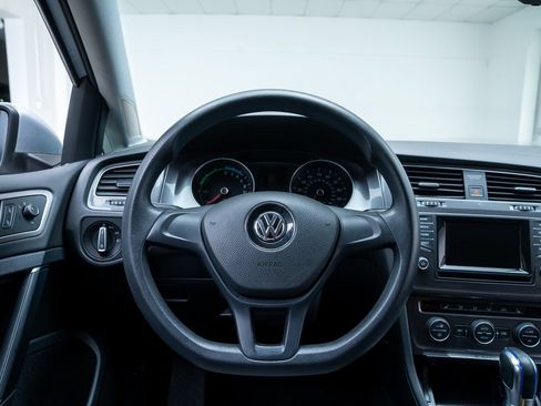 Used 2015 Volkswagen e-Golf Limited Edition FWD image 10