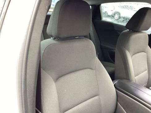 Used 2018 Chevrolet Malibu LT image 14