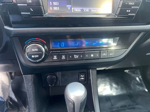 Used 2015 Toyota Corolla S FWD image 22