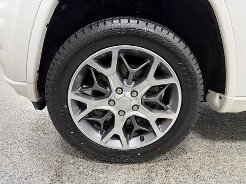 Used 2021 Jeep Grand Cherokee Overland image 31