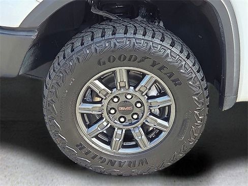 Certified 2024 GMC Sierra 1500 AT4X image 9