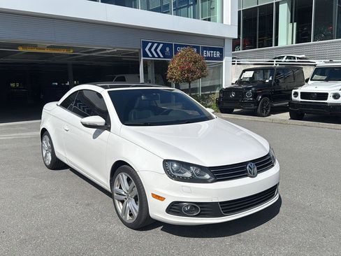 Used 2014 Volkswagen Eos Executive FWD image 4