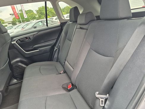 Used 2020 Toyota RAV4 LE FWD image 27