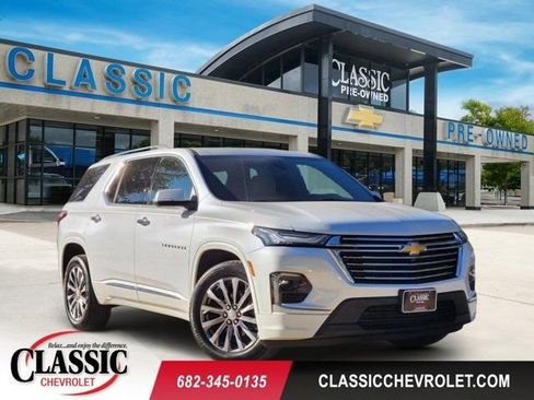 Used 2023 Chevrolet Traverse Premier image 1