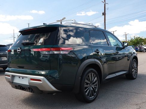 Used 2025 Nissan Pathfinder SL w/ SL Premium Package FWD image 5