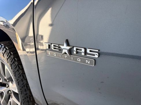 Used 2022 Chevrolet Silverado 1500 LT AWD/4WD image 26