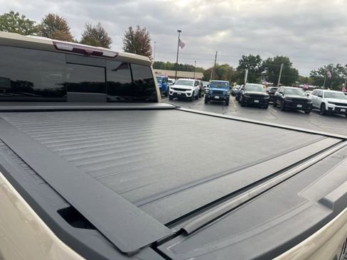 Used 2023 Chevrolet Silverado 1500 ZR2 image 15