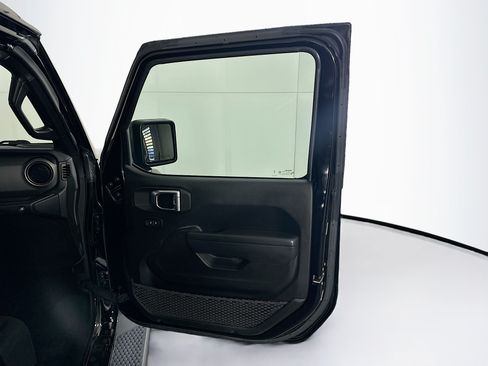Used 2023 Jeep Wrangler Unlimited w/ Sun & Screen Package AWD/4WD image 30