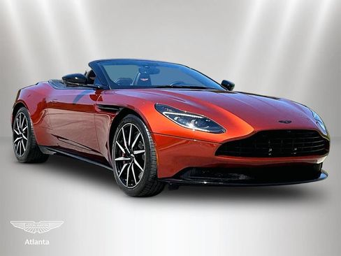Used 2021 Aston Martin DB11 Volante RWD image 2