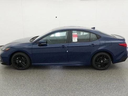 New 2026 Toyota Camry SE image 3