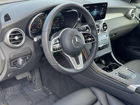 Used 2022 Mercedes-Benz GLC 300 image 17