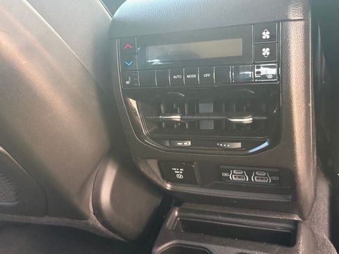 Used 2022 Jeep Grand Cherokee L Limited w/ Luxury Tech Group II AWD/4WD image 12