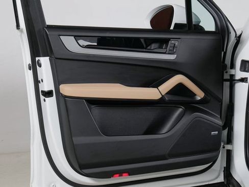 Certified 2026 Porsche Cayenne AWD/4WD image 27