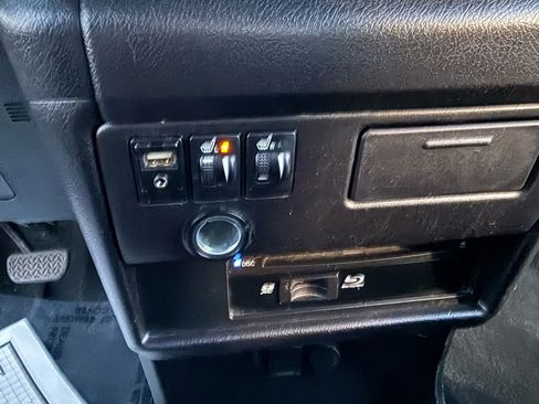 Used 2015 Toyota Sienna SE Premium image 36