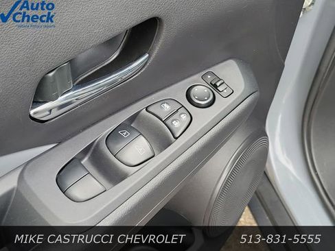 Used 2023 Nissan Kicks SR w/ SR Premium Package FWD image 21