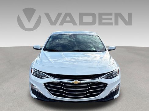 Used 2024 Chevrolet Malibu LT image 2
