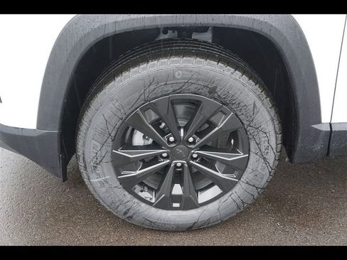 New 2026 Chevrolet Equinox LT AWD/4WD image 18