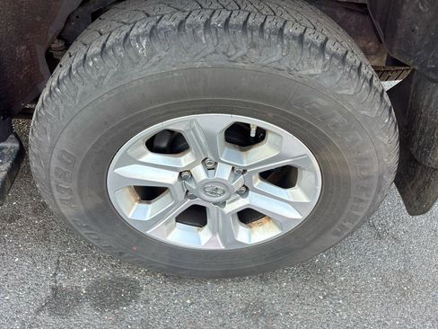 Used 2017 Toyota 4Runner SR5 Premium image 21