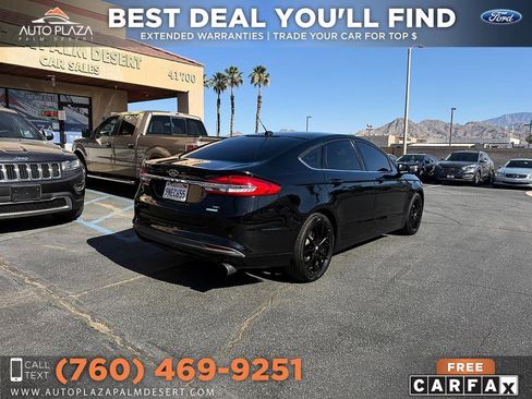 Used 2017 Ford Fusion SE w/ Fusion SE Technology Package FWD image 4