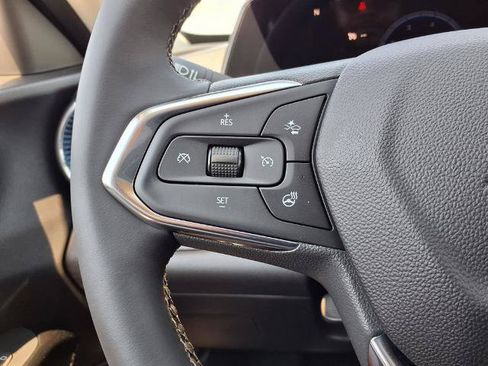New 2026 Chevrolet Trax LT w/ LT Convenience Package FWD image 19