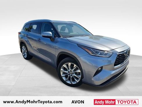 Used 2022 Toyota Highlander Limited AWD/4WD image 1