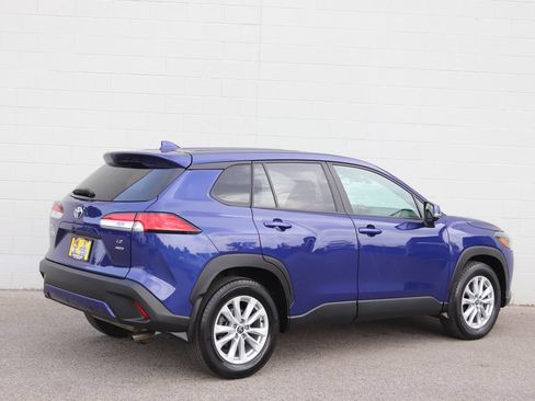 Used 2022 Toyota Corolla Cross LE AWD/4WD image 2