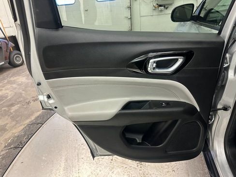 Certified 2024 Jeep Compass Limited image 22