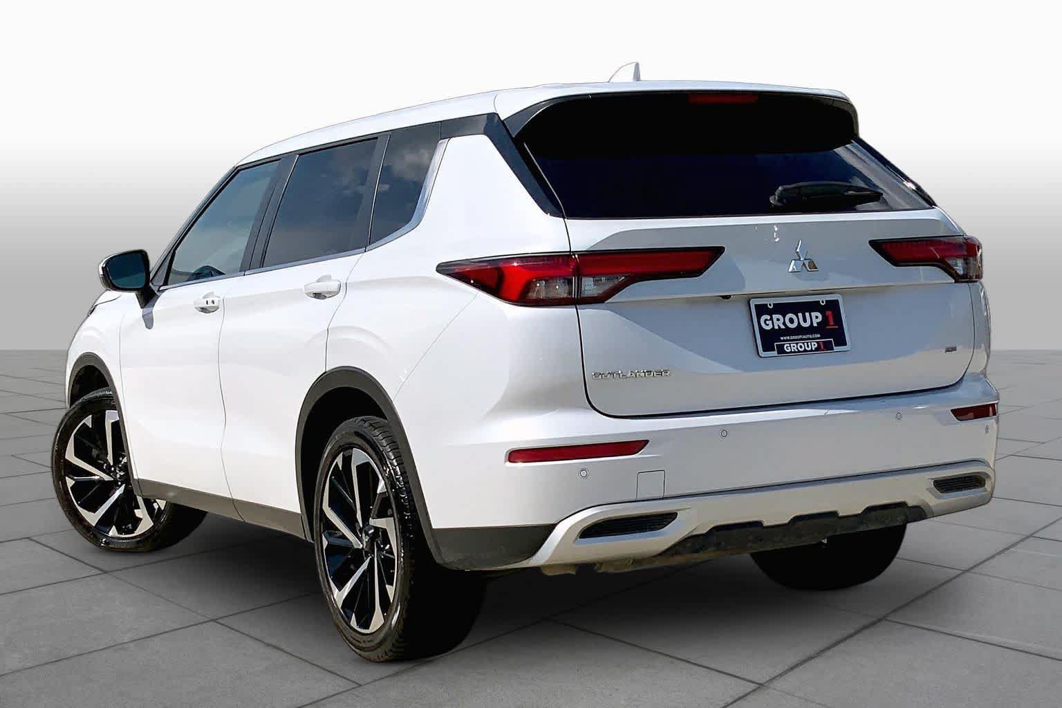 Used 2024 Mitsubishi Outlander SE FWD image 12