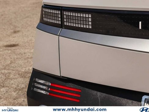 Certified 2025 Hyundai Ioniq 5 SE RWD image 9