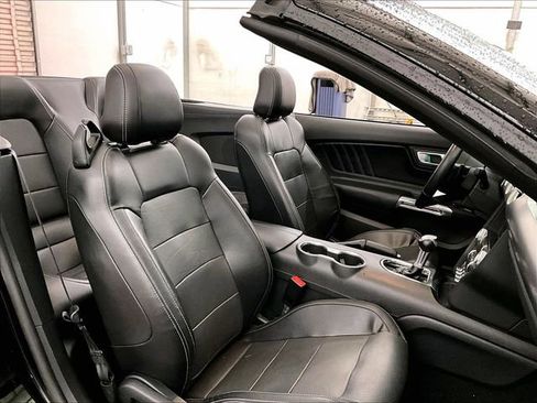 Used 2020 Ford Mustang Premium RWD image 7