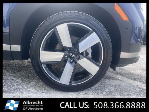 Used 2025 Hyundai Santa Fe Limited image 37