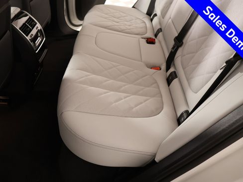 New 2026 BMW X5 xDrive40i w/ Executive Package AWD/4WD image 12