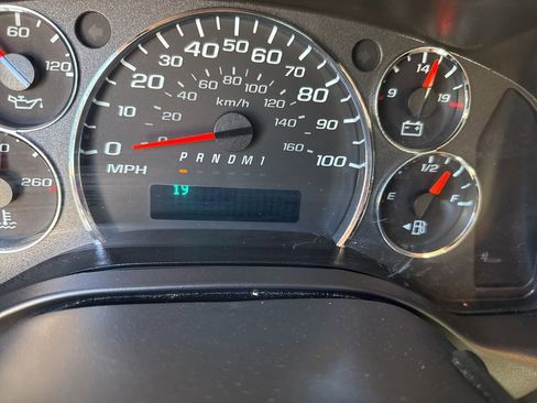 Used 2024 Chevrolet Express 2500 w/ Driver Convenience Package image 21