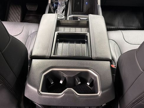 Used 2024 Toyota Tundra Limited image 34