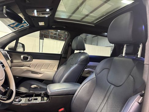 Used 2022 Kia Sorento SX Prestige w/ Panoramic Sunroof Package AWD/4WD image 24