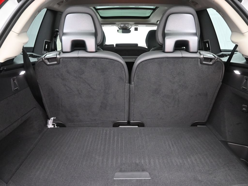Certified 2025 Volvo XC90 T8 Core w/ Protection Package Premier AWD/4WD image 34