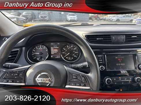 Used 2019 Nissan Rogue Sport S image 10