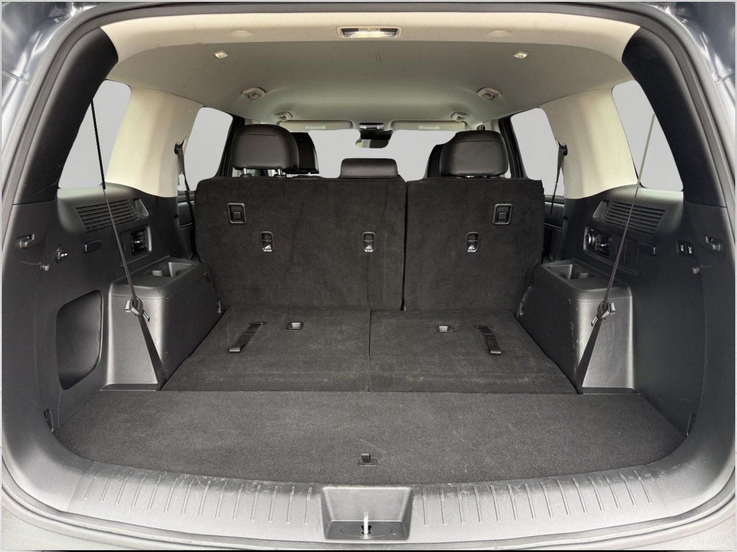 Used 2025 Hyundai Santa Fe SEL AWD/4WD image 17