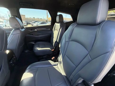 Used 2024 Buick Enclave Premium image 25