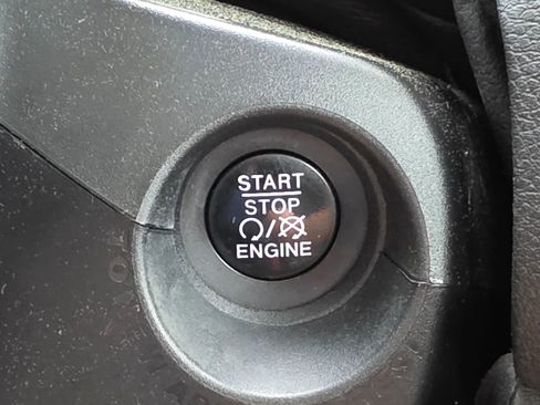 Used 2015 Jeep Renegade Trailhawk w/ Popular Equipment Group image 22