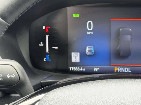 Used 2025 Ford Escape SE FWD image 19