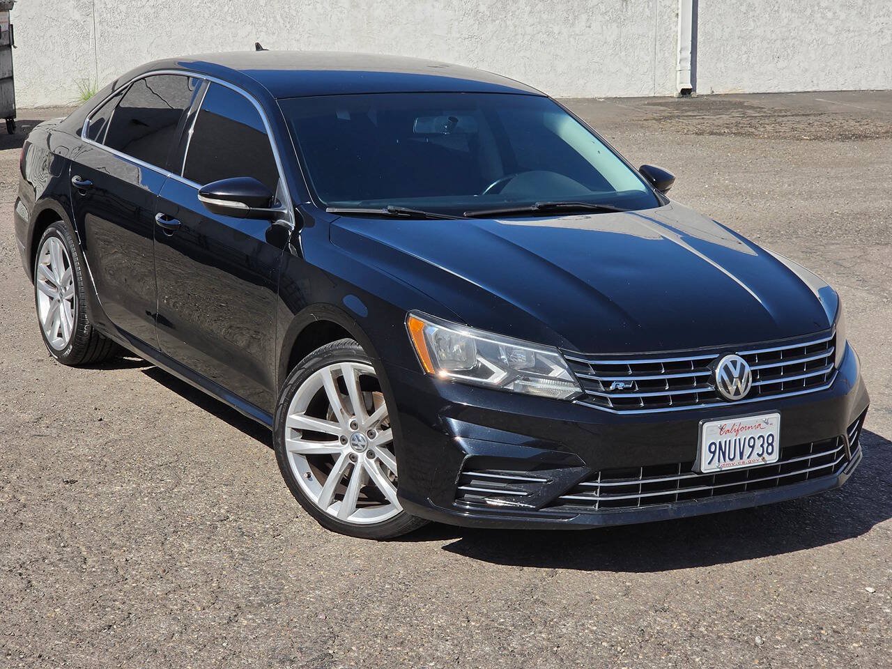 Used 2017 Volkswagen Passat 1.8T R-Line FWD image 3