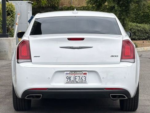 Used 2021 Chrysler 300 Touring L AWD/4WD image 5