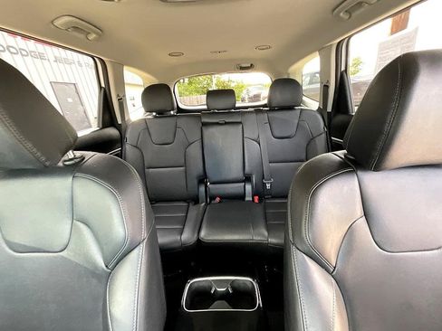 Used 2023 Kia Telluride LX image 28