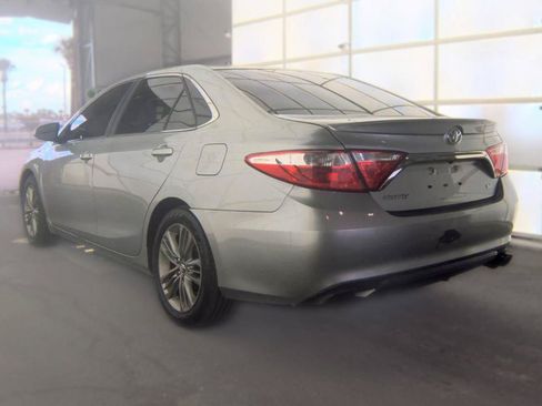 Used 2017 Toyota Camry SE FWD image 6