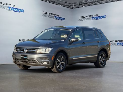 Used 2018 Volkswagen Tiguan SEL FWD image 9