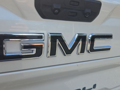 Used 2024 GMC Sierra 2500 Denali w/ Denali Reserve Package AWD/4WD image 30